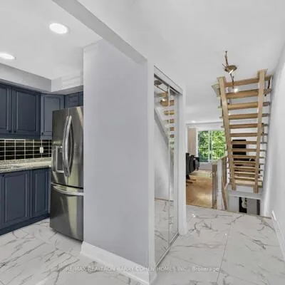 21,&nbsp;Birchbank, Banbury-Don Mills, Toronto