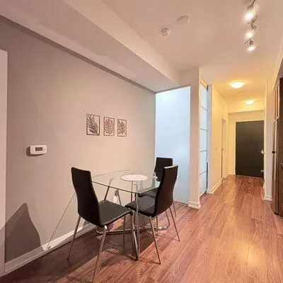 98,&nbsp;Lillian, Mount Pleasant West, Toronto