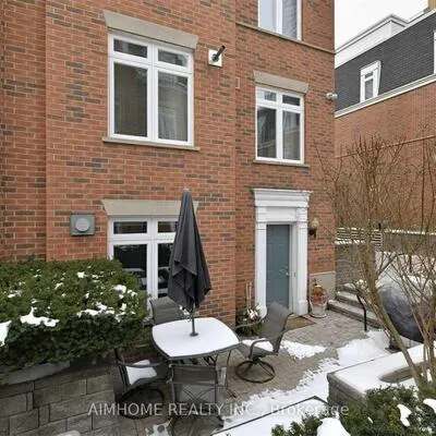 100,&nbsp;Redpath, Mount Pleasant West, Toronto