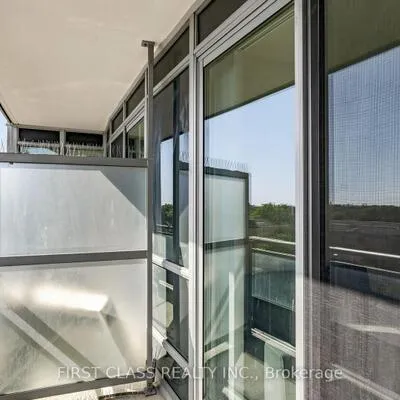 18,&nbsp;Holmes, Willowdale East, Toronto