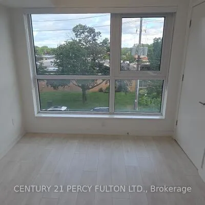 8,&nbsp;Tippett, Clanton Park, Toronto