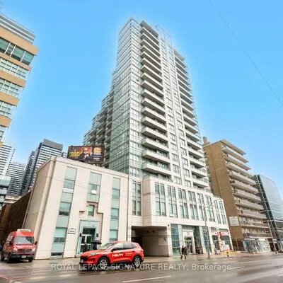 212,&nbsp;Eglinton, Mount Pleasant West, Toronto