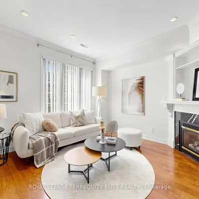 11,&nbsp;Everson, Willowdale East, Toronto