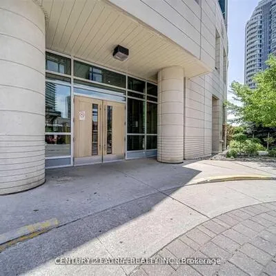 18,&nbsp;Holmes, Willowdale East, Toronto