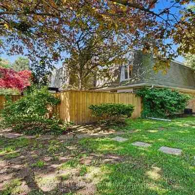 39,&nbsp;James Foxway, Bayview Village, Toronto