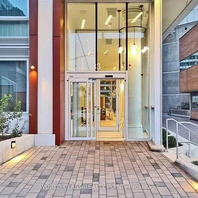 33,&nbsp;Helendale, Yonge-Eglinton, Toronto
