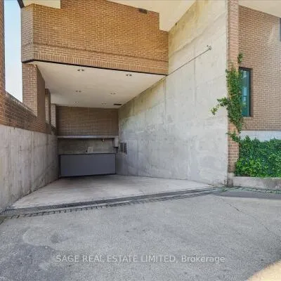 97,&nbsp;Lawton, Yonge-St. Clair, Toronto