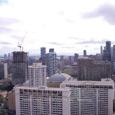 28,&nbsp;Wellesley, Church-Yonge Corridor, Toronto