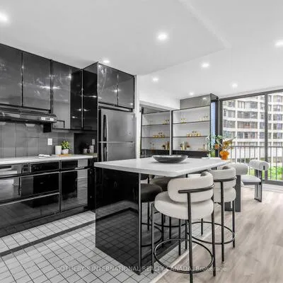 33,&nbsp;Harbour, Waterfront Communities C1, Toronto