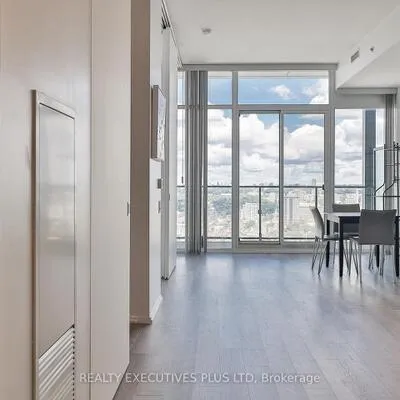 125,&nbsp;Peter, Waterfront Communities C1, Toronto