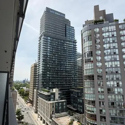 11,&nbsp;Wellesley, Bay Street Corridor, Toronto