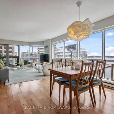 10,&nbsp;Queens, Waterfront Communities C1, Toronto