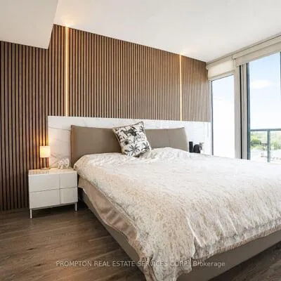 72,&nbsp;Esther Shiner, Bayview Village, Toronto