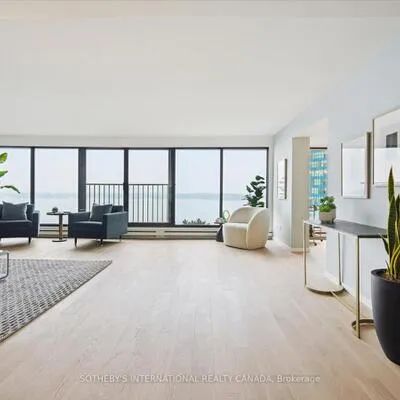 65,&nbsp;Harbour, Waterfront Communities C1, Toronto