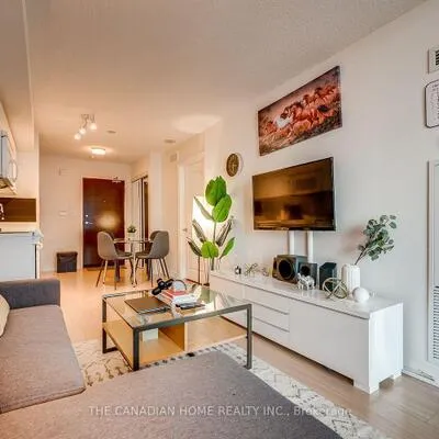 21,&nbsp;Iceboat, Waterfront Communities C1, Toronto