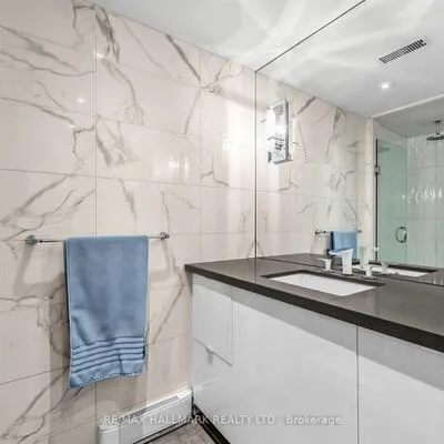 20,&nbsp;Glebe, Yonge-Eglinton, Toronto