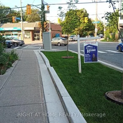 1387,&nbsp;Bayview, Leaside, Toronto