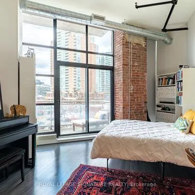 43,&nbsp;Hanna, Niagara, Toronto
