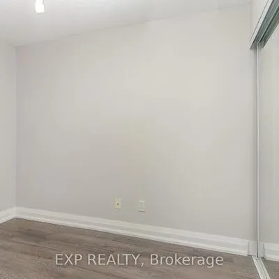 230,&nbsp;King, Moss Park, Toronto