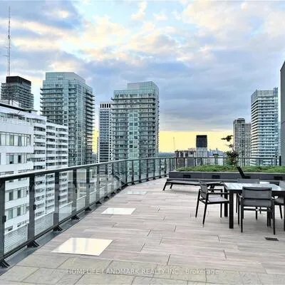 11,&nbsp;Lillian, Mount Pleasant West, Toronto