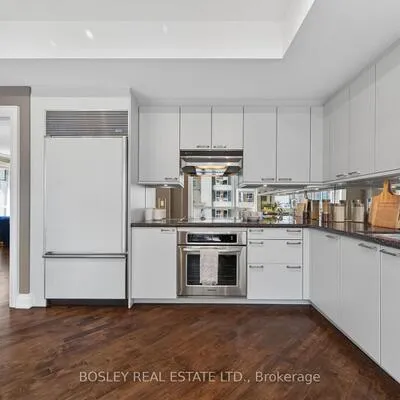 38,&nbsp;Avenue, Annex, Toronto