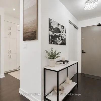 223,&nbsp;St Clair, Casa Loma, Toronto