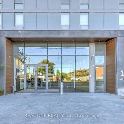 120,&nbsp;Varna, Englemount-Lawrence, Toronto