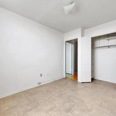 5,&nbsp;Parkway Forest, Henry Farm, Toronto