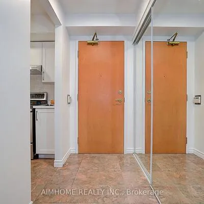 238,&nbsp;Doris, Willowdale East, Toronto