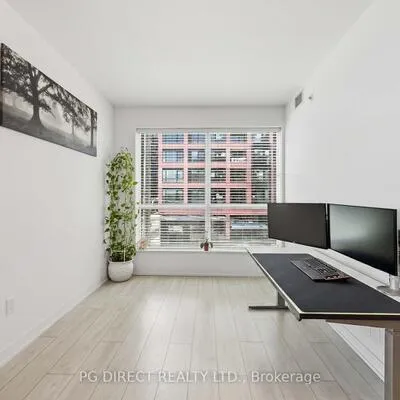 31,&nbsp;Tippett, Clanton Park, Toronto