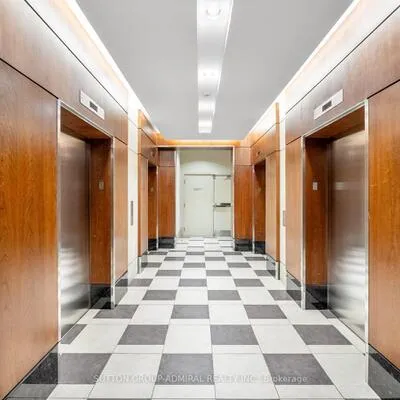 10,&nbsp;Northtown, Willowdale East, Toronto