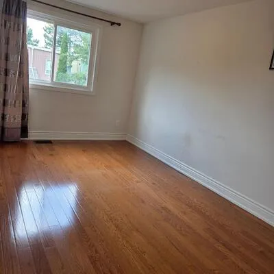10,&nbsp;Elsa Vine, Bayview Village, Toronto
