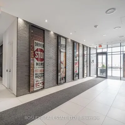 783,&nbsp;Bathurst, University, Toronto