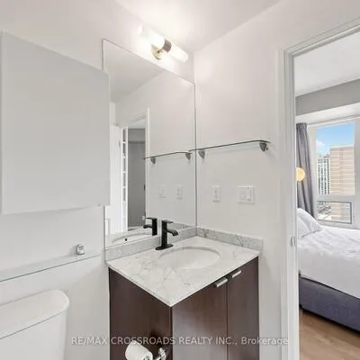 35,&nbsp;Hayden, Church-Yonge Corridor, Toronto