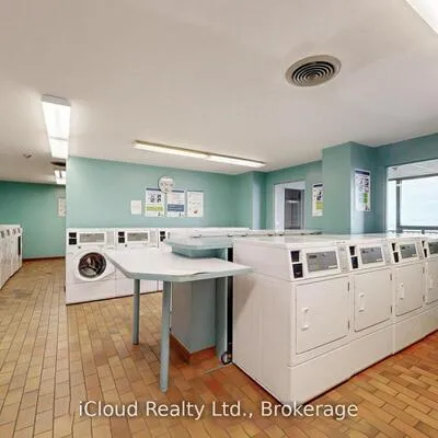 33,&nbsp;Harbour, Waterfront Communities C1, Toronto