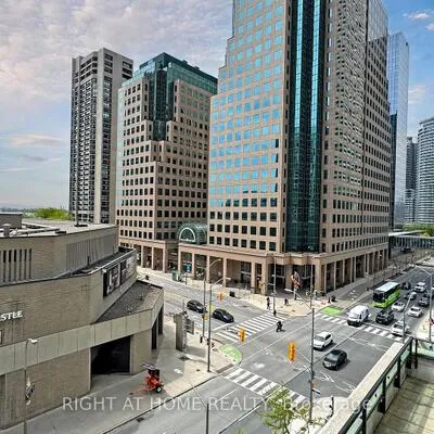 33,&nbsp;Bay, Waterfront Communities C1, Toronto