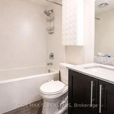 35,&nbsp;Bastion, Niagara, Toronto