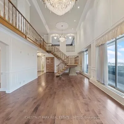 2600,&nbsp;Bathurst, Englemount-Lawrence, Toronto