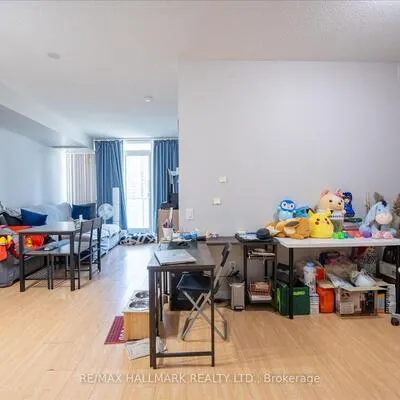 121,&nbsp;Mcmahon, Bayview Village, Toronto