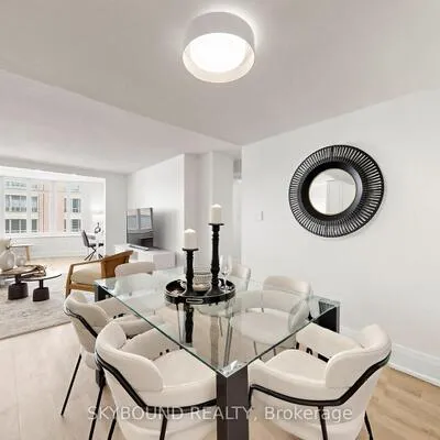 135,&nbsp;George, Waterfront Communities C8, Toronto