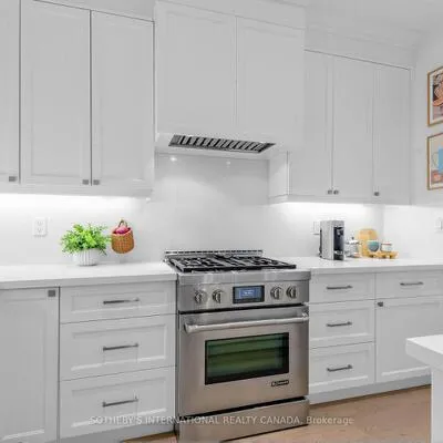 288,&nbsp;St Clair, Forest Hill South, Toronto