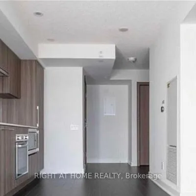 17,&nbsp;Bathurst, Waterfront Communities C1, Toronto