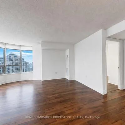 500,&nbsp;Doris, Willowdale East, Toronto