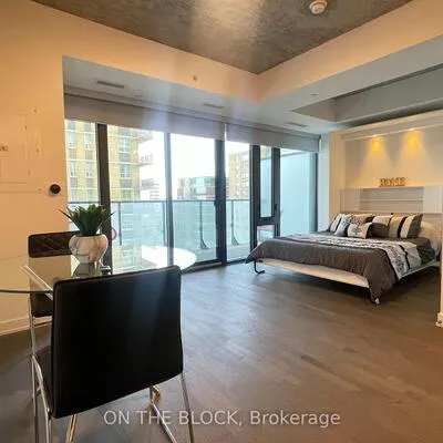 185,&nbsp;Roehampton, Mount Pleasant West, Toronto