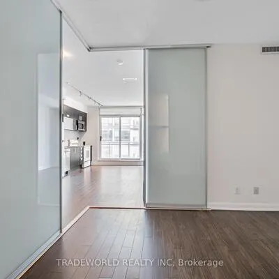205,&nbsp;Frederick, Moss Park, Toronto