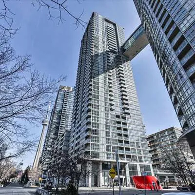 15,&nbsp;Iceboat, Waterfront Communities C1, Toronto