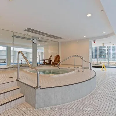 18,&nbsp;YONGE, Waterfront Communities C1, Toronto