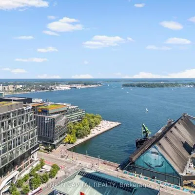 138,&nbsp;Downes, Waterfront Communities C8, Toronto