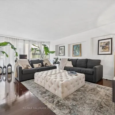 251,&nbsp;Queens, Waterfront Communities C1, Toronto
