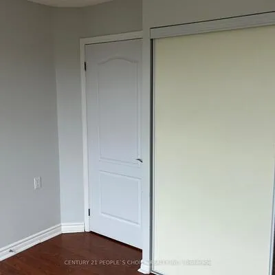 935,&nbsp;Sheppard, Clanton Park, Toronto